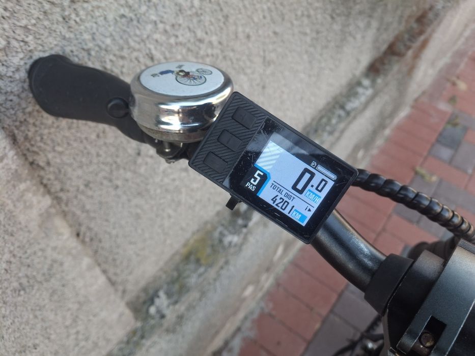 Bicicleta electrica pliabila cu acceleratie
