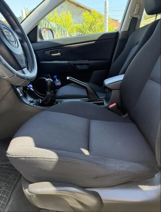 Продавам Mazda 3