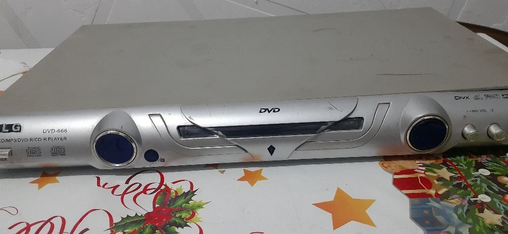 Роутер D-Link.  DVD.