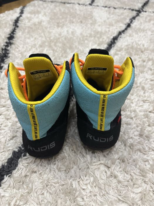 Продавам борцовки RUDIS 41