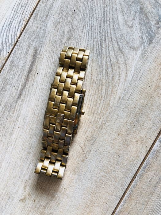 Часовник позлатен gianfranco ferre