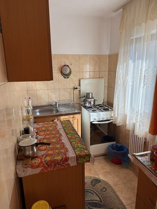 Vând  garsonieră   n  8  etaj  1