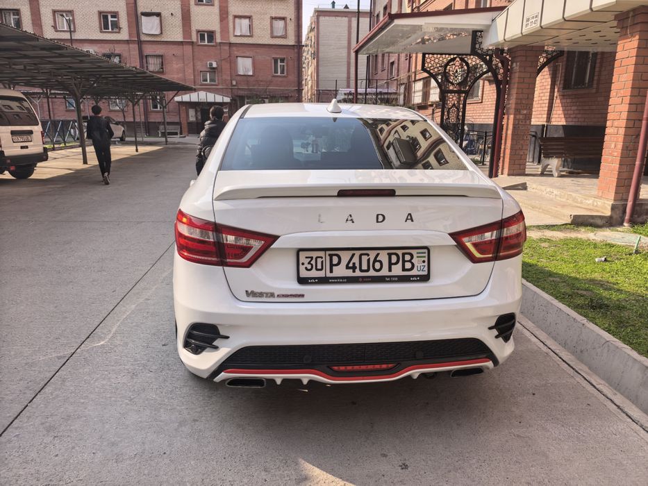 Лада Веста сотилади краска битта шопр ешида бор чизилгани учун сепилга