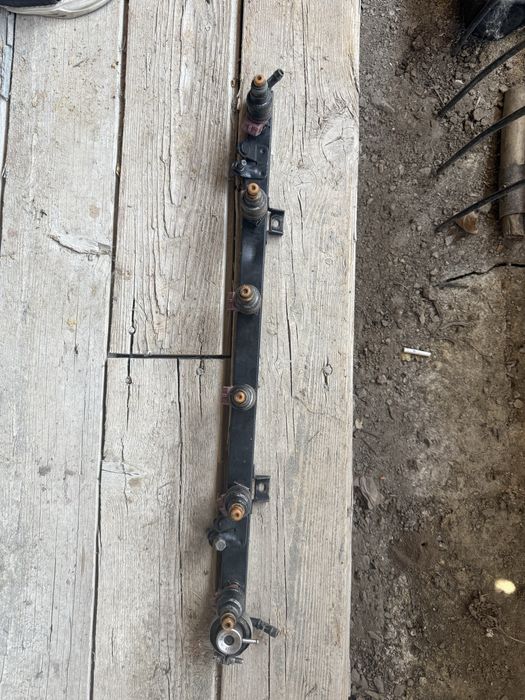 Продам форсунки и коллектор на bmw e34