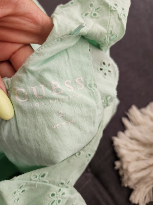 Детски рокли за момиче на Guess (12 и 24 месеца)