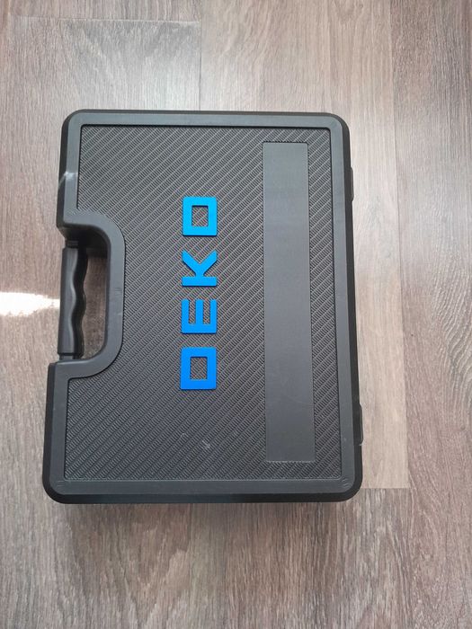 Шуруповерт DEKO в  отличном состоянии