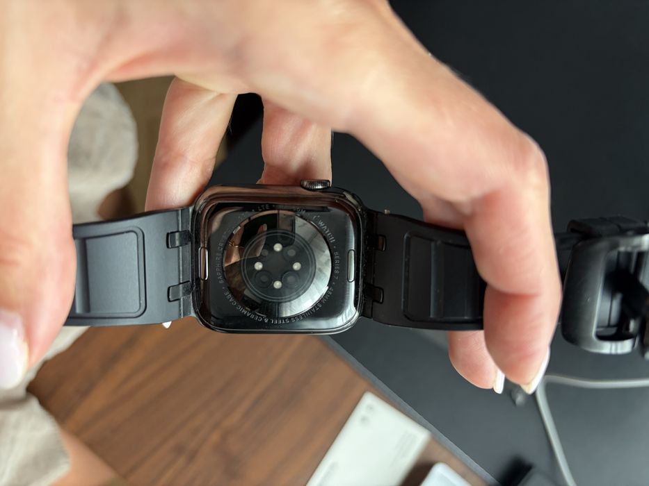 Apple Watch Series 7 45mm – impecabil – 2 brățări + încărcător