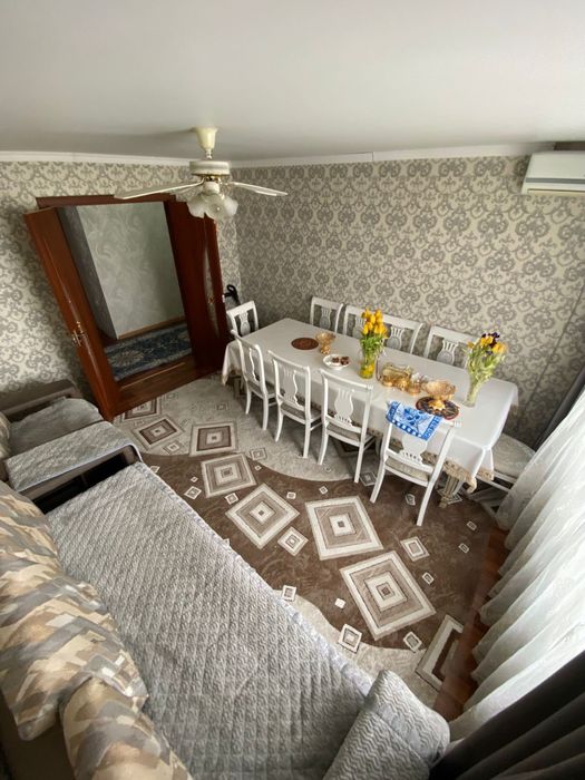 Продам 4 комнатную квартиру