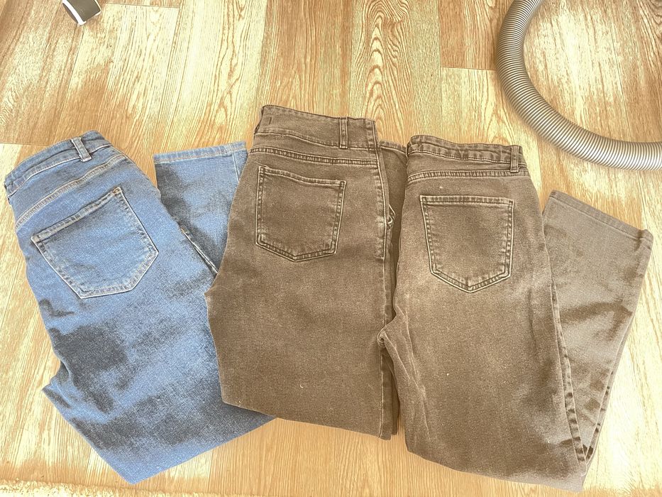 Продам женские джинсы