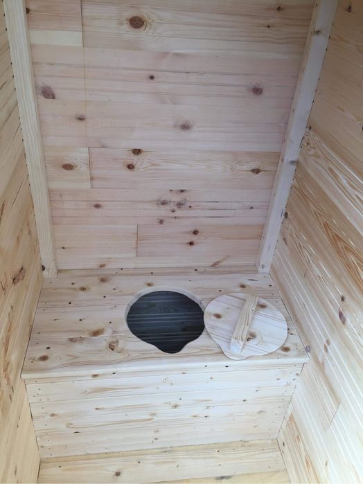 Wc/toaleta de curte din lemn