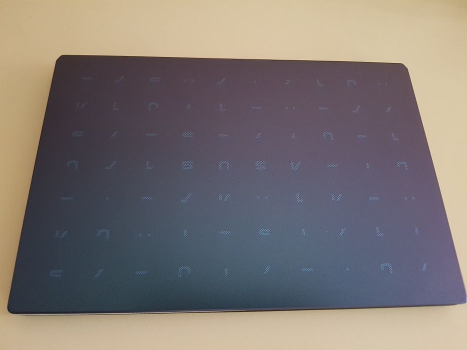 Laptop ultraportabil Asus E210MA