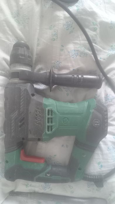 Продаётся перфоратор DWT