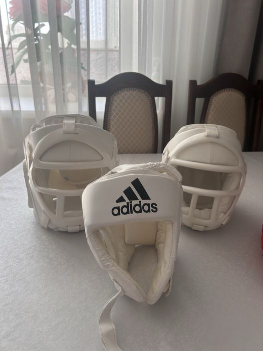 Продаш шлемы  для карате, детские