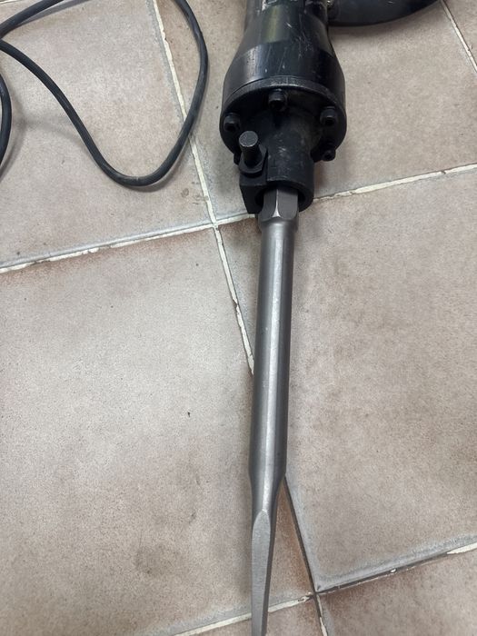 Dewalt къртач 1800w