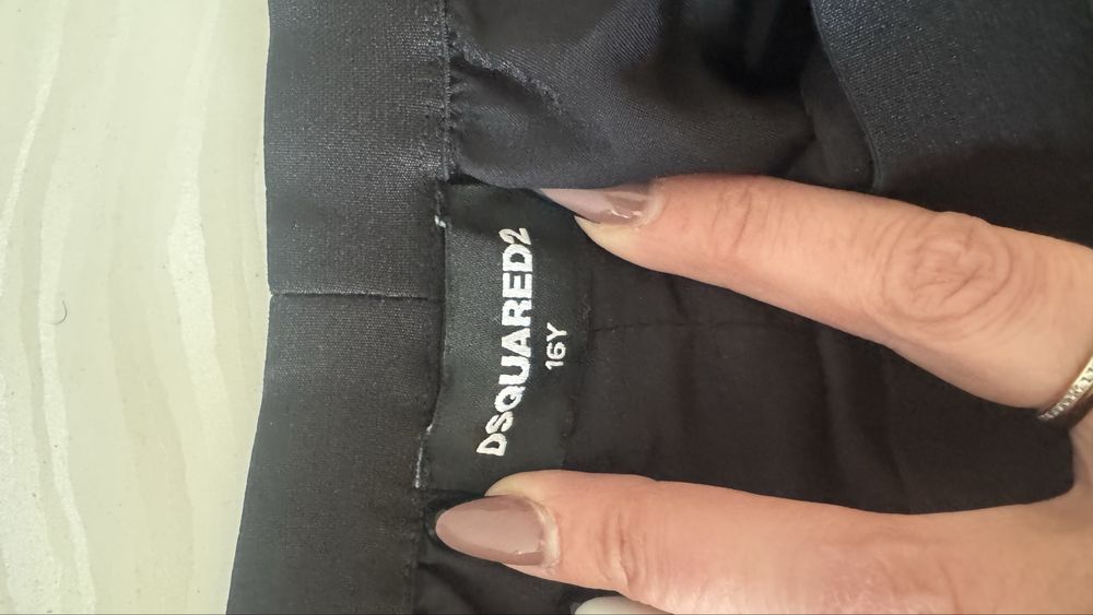 Пола Dsquared2 уникална