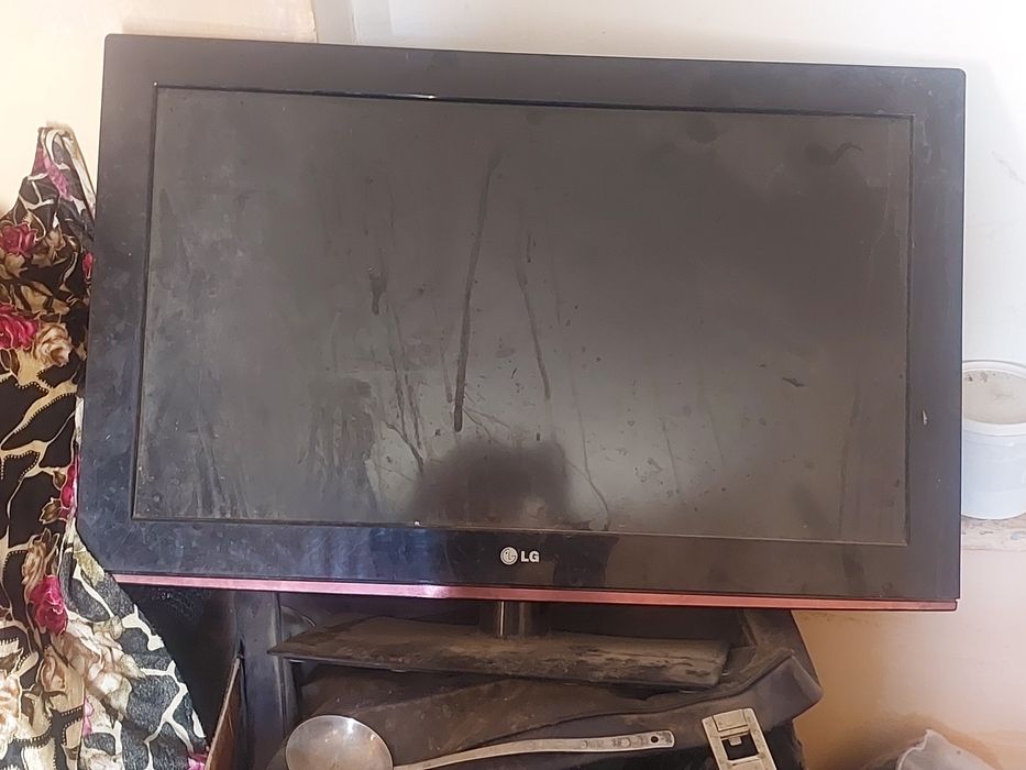 Телевизор на запчасть