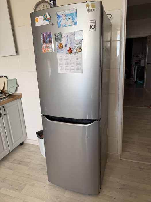 Холодильник LG в отличном состояние