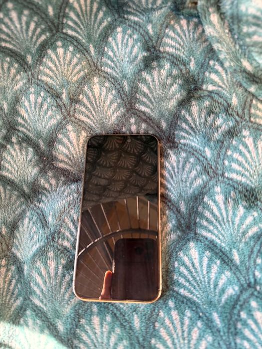 Vand Iphone 14 pro max gold sau schimb