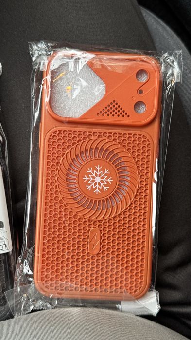 Iphone 17 pro max кейс