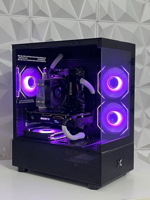 Геймърски компютър / RX 580 / i7 6700 / 16GB RAM