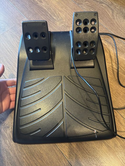 Logitech Driving Force GT **прочетете описанието**