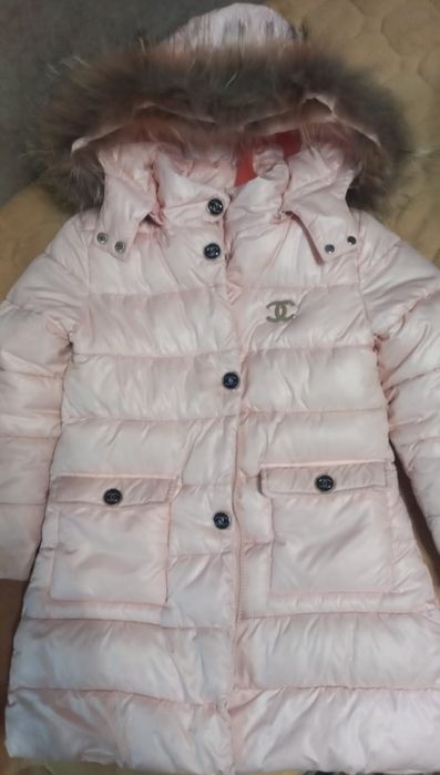 Продам куртки для девочки
