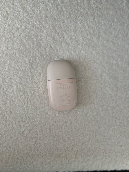 Фондьотен Kylie/ Sephora