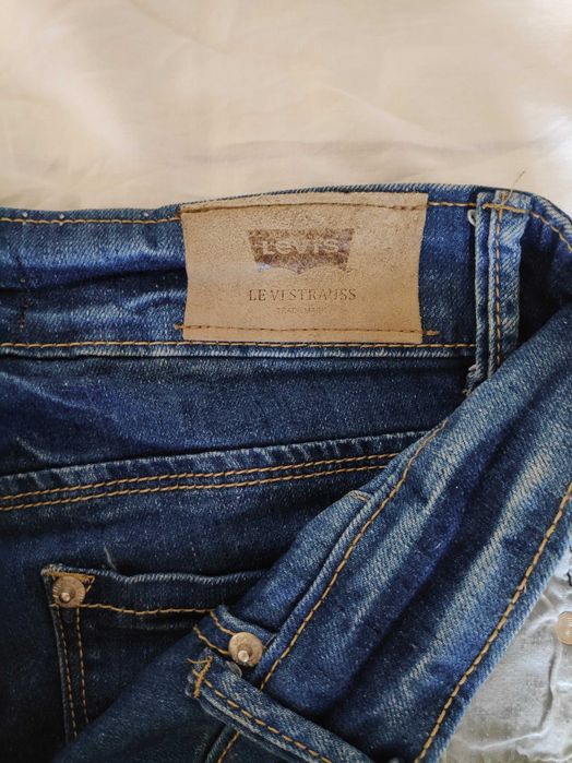Джинсы Levi's 28 р-р