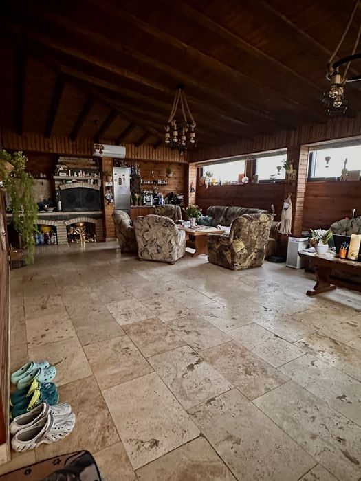 Casa de vanzare cu etaj!