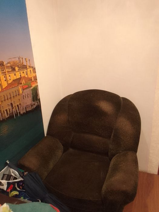 Большое мягкое кресло