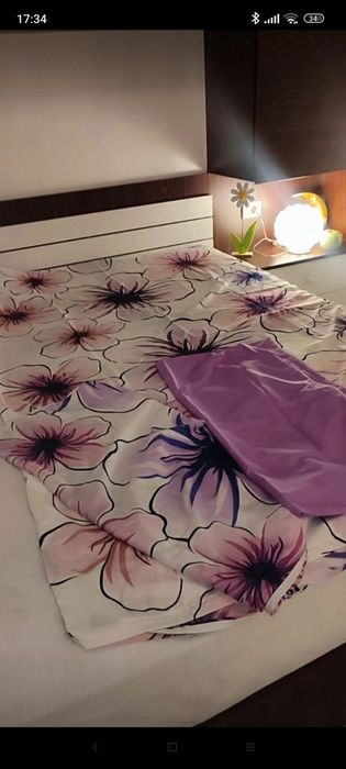 Lenjerie de pat, mov lavanda-alb, material fin satinat, nou