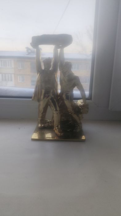 Продам статуэт шахтера