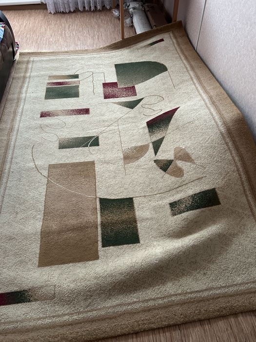 Продам ковёр 2х3  б/у