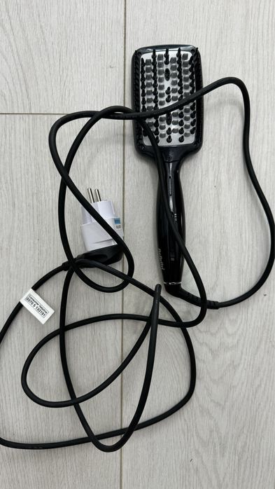 Perie electrica pentru indreptat parul BaByliss
