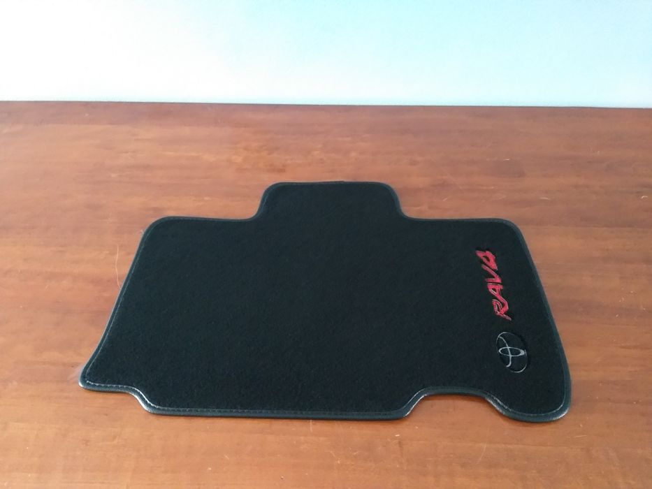 Covorase(presuri) auto din mocheta dedicate TOYOTA RAV 4
