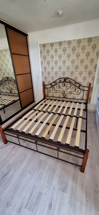 Кровать двухспальная