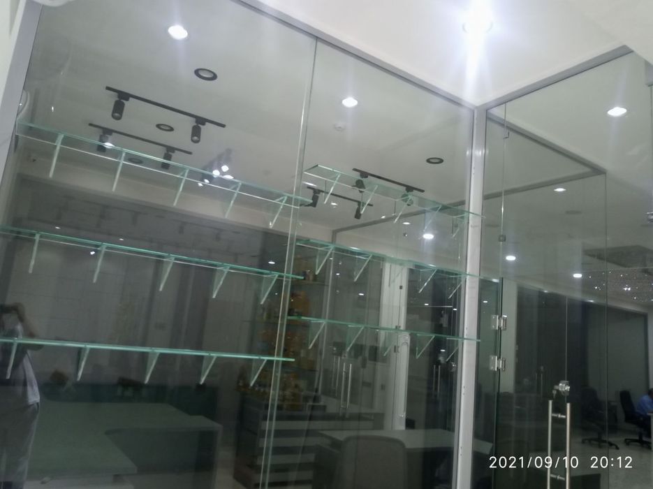 Стекло, витрина и полки, ойнадан витриналар