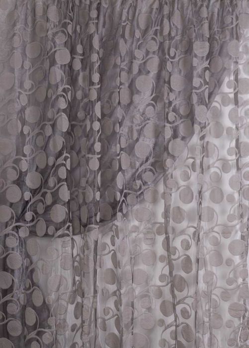 Пердета ушити, готови за поставяне