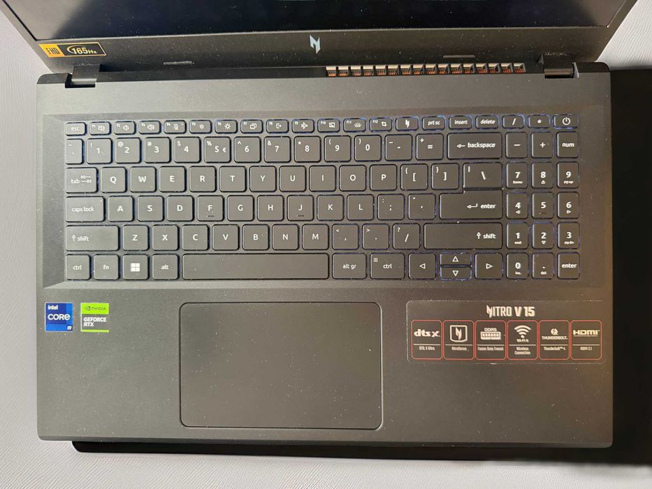 Геймърски лаптоп Acer Nitro V 15 ANV15-51-93K6 – i9, RTX 4060, 16GB RAM, 1TB SSD