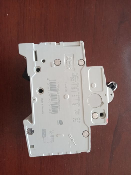 Автоматический выключатель ABB