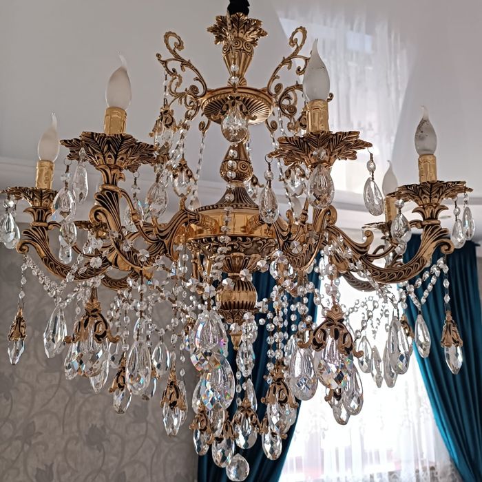 Две люстры по разным ценам