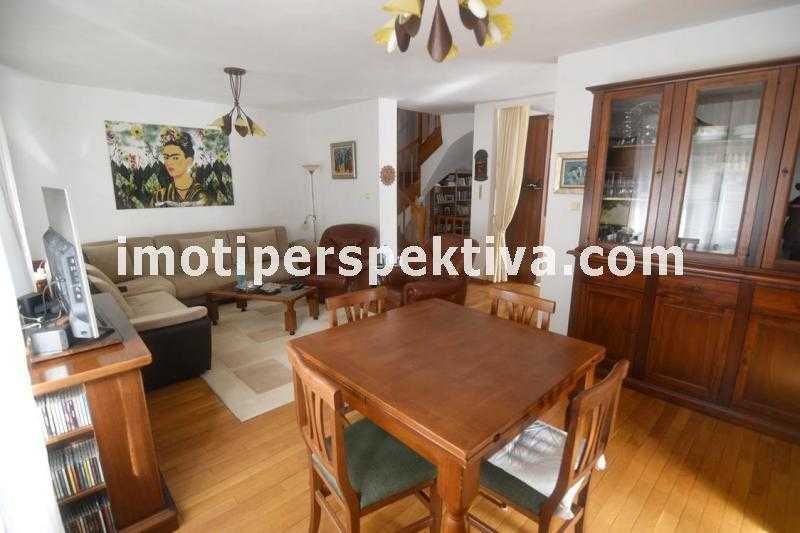Продава се Къща в Пловдив, Кючук Париж - 200 кв.м за 2500 €/кв.м - Снимка #1