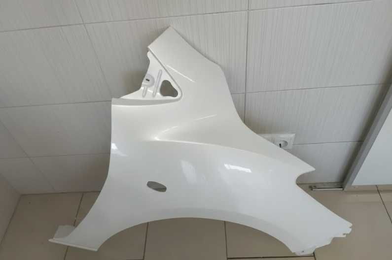 Aripa Fata Dreapta Mazda 2/II 2007-2014 Alb