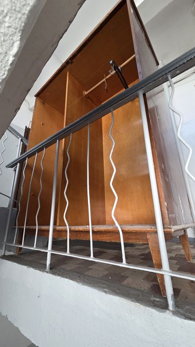 Отдам деревянный  шифоньер