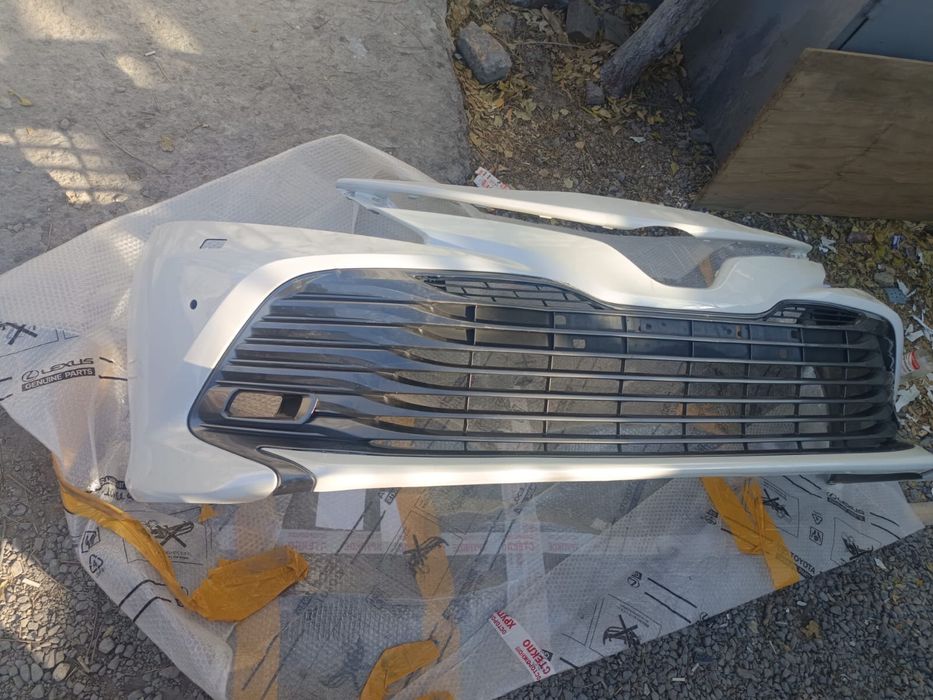 Продается бампер на camry 70