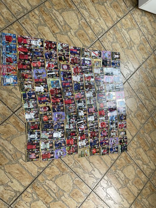 Vand cartonase de fotbal