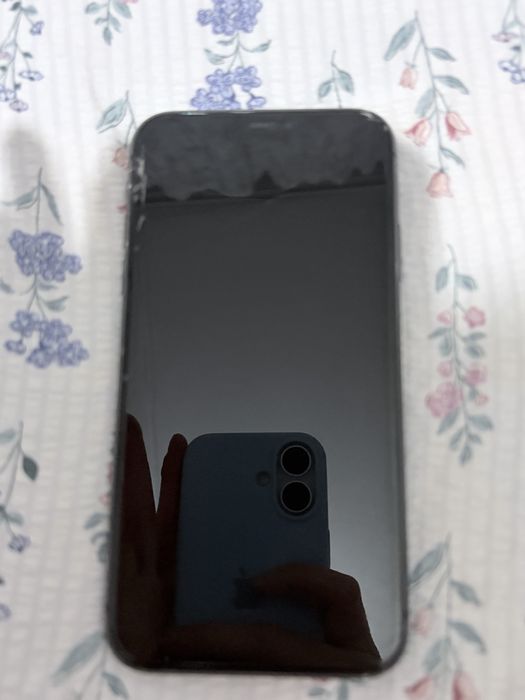 Продам iphone 11 срочно!