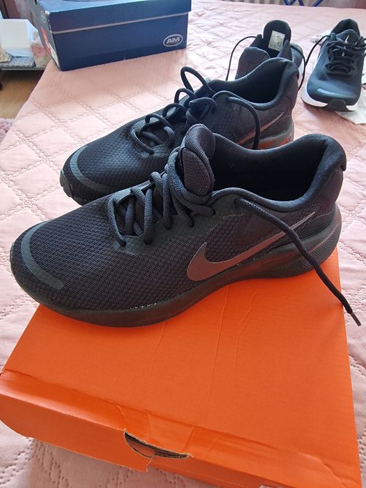 Adidași Nike marimea 39