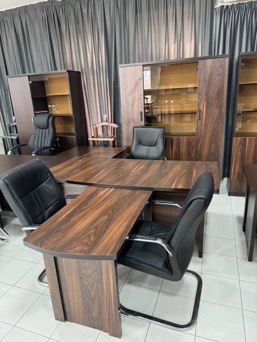 Ofis director uchun mebel