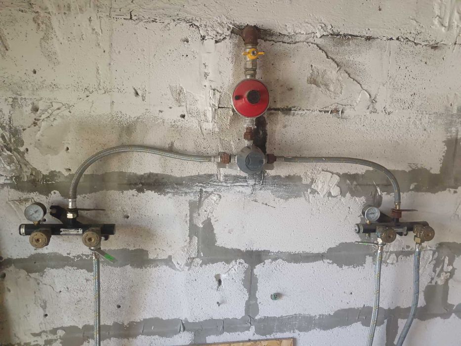 Vând instalație ( centralina) GPL , Petru 4 butelii